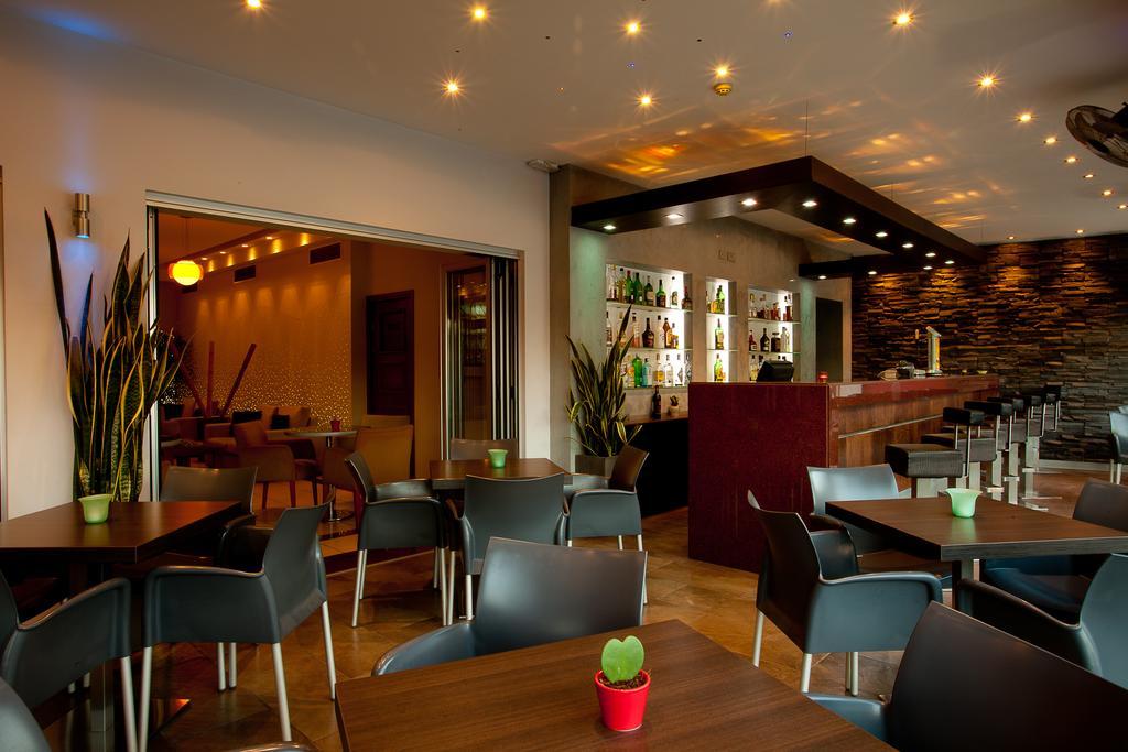 Pyramos Hotel Paphos ภายนอก รูปภาพ
