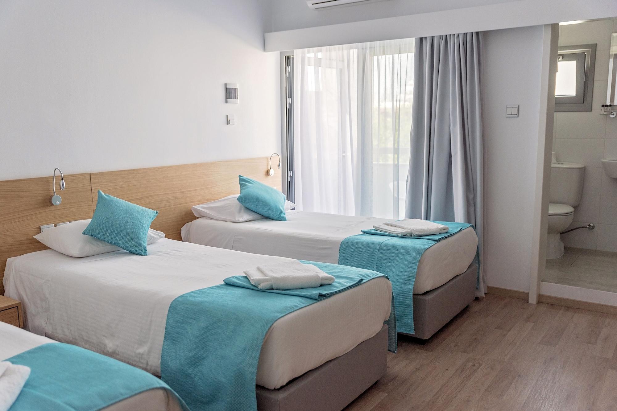 Pyramos Hotel Paphos ภายนอก รูปภาพ