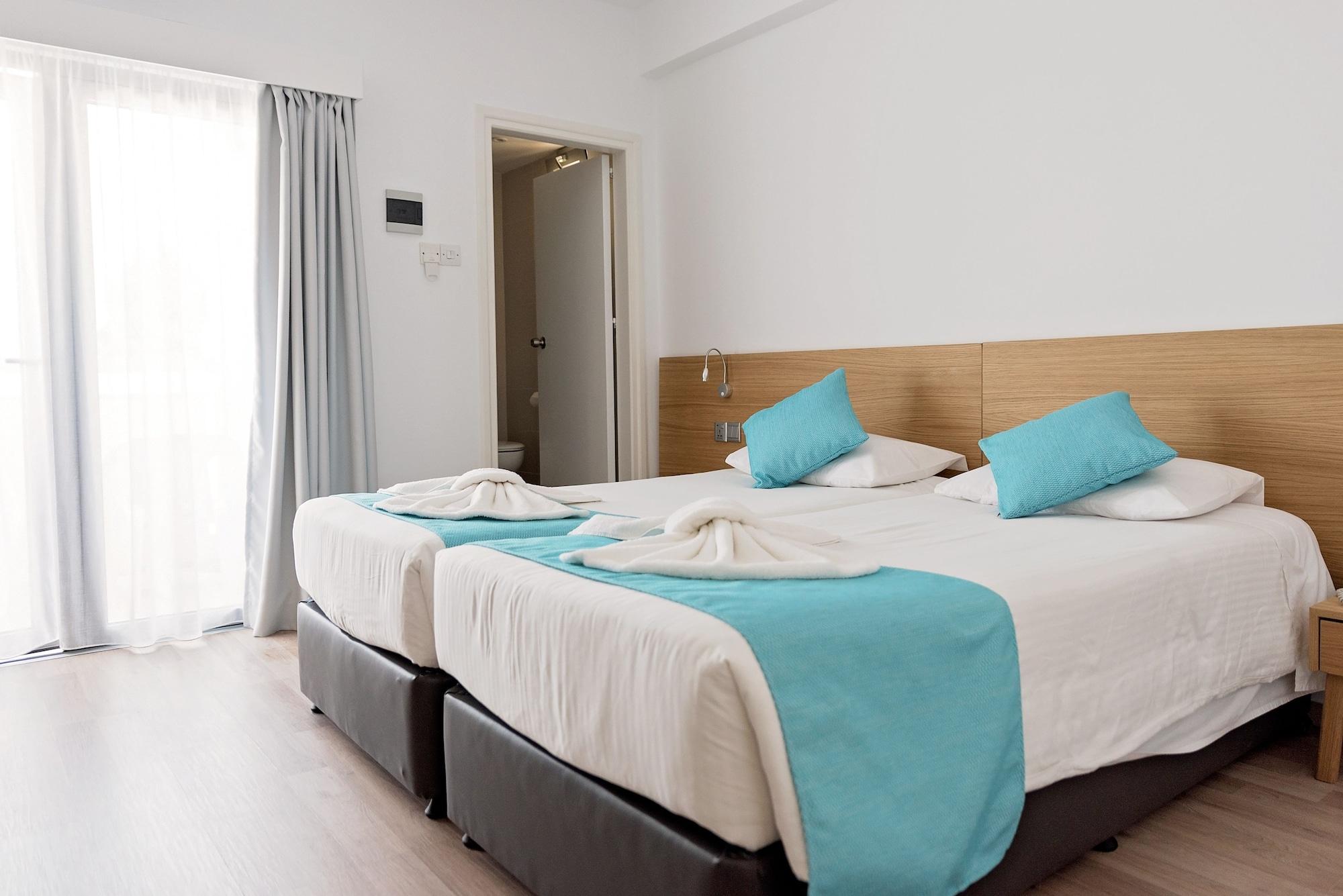 Pyramos Hotel Paphos ภายนอก รูปภาพ