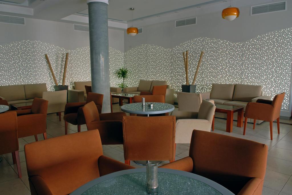 Pyramos Hotel Paphos ภายนอก รูปภาพ