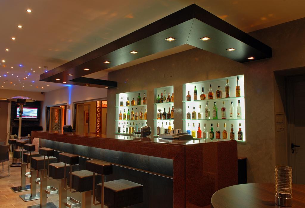 Pyramos Hotel Paphos ภายนอก รูปภาพ